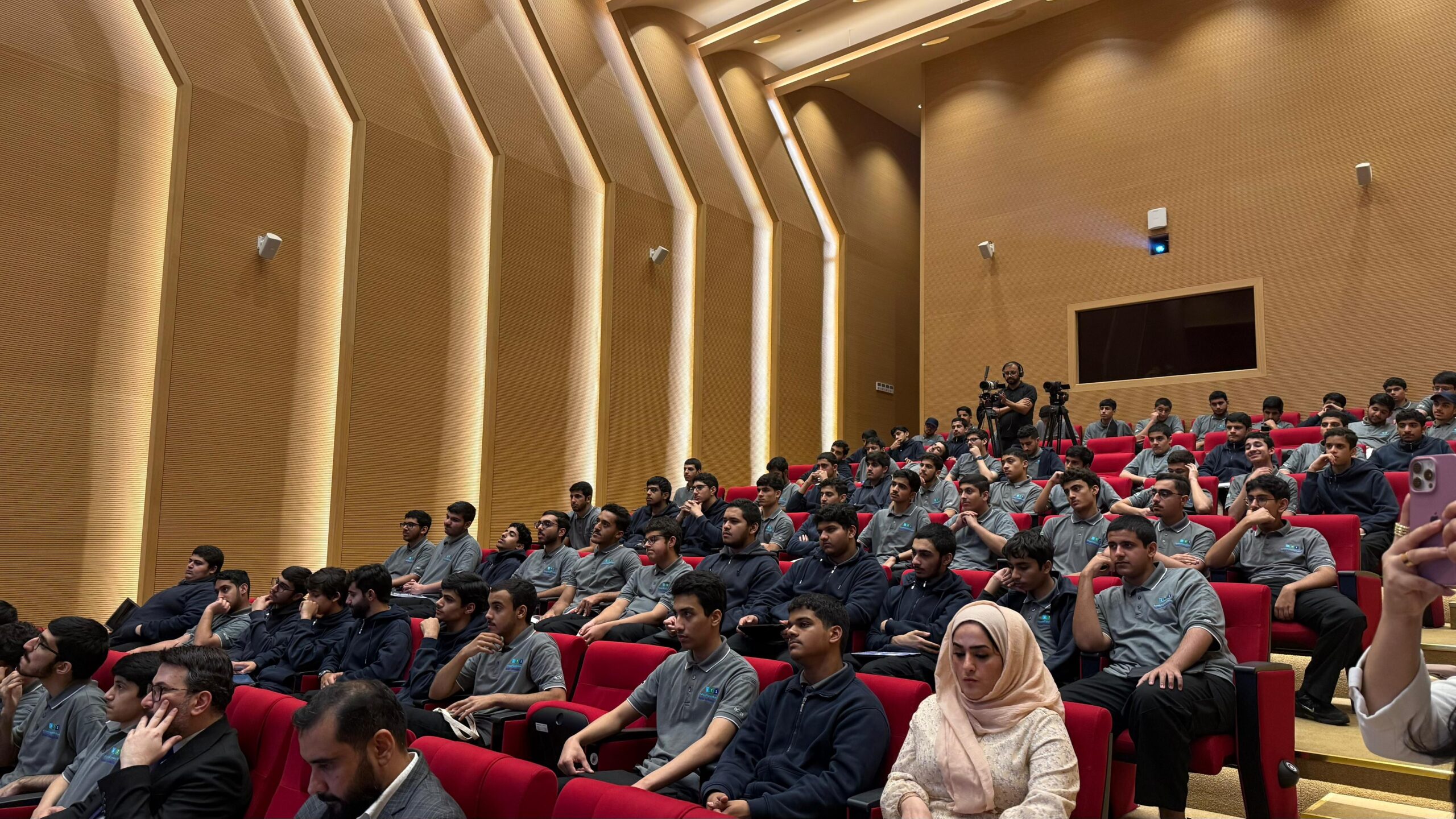 Emirates Scholar Showcases Innovative Training Experiences at the University Majors Discipline Exhibition in Sharjah