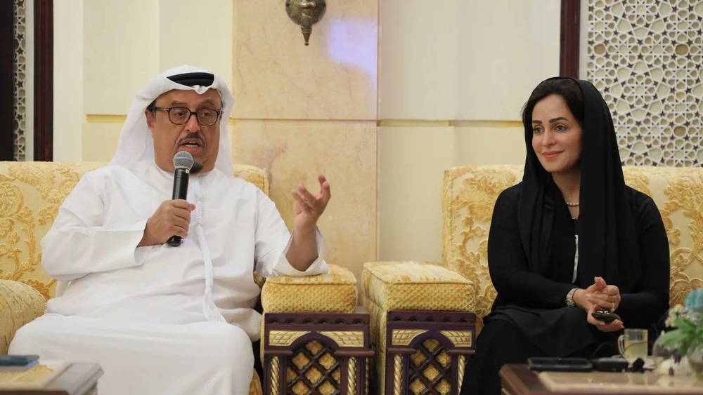 مجلس ضاحي خلفان يناقش أهمية دراسة علم الوراثة.