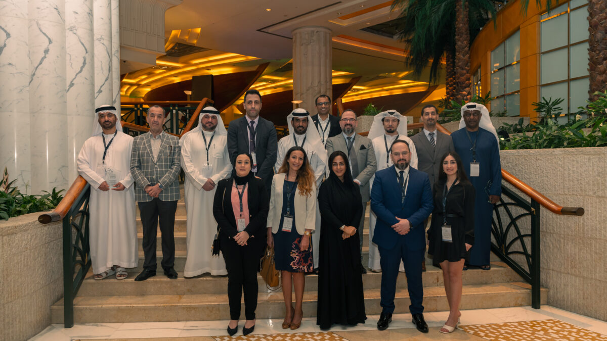 باحثي الإمارات يعلن عن 5 مجلات علمية خلال اجتماع مجلس الأمناء السنوي الثالث. تحدث رئيس المركز الدكتور فراس حبال عن أهمية الباحث الإماراتي ورسالته ورؤيته. يساعد مركز باحثي الإمارات للبحوث والدراسات على تحسين البحث العلمي في دولة الإمارات العربية المتحدة والدول العربية المحيطة. وقال د. فراس حبال إنها تعمل مع الجهات الحكومية والمؤسسات العامة والشركات والخبراء الأكاديميين. أكد السيد علي العبدالله عضو مجلس الأمناء على دور المركز في تحسين الرؤية البحثية لدولة الإمارات العربية المتحدة والامتثال لها - أنا فخور بما حققه الباحث الإماراتي خلال سنواته الأولى وأثبت مكانته بين مراكز البحوث الدولية.