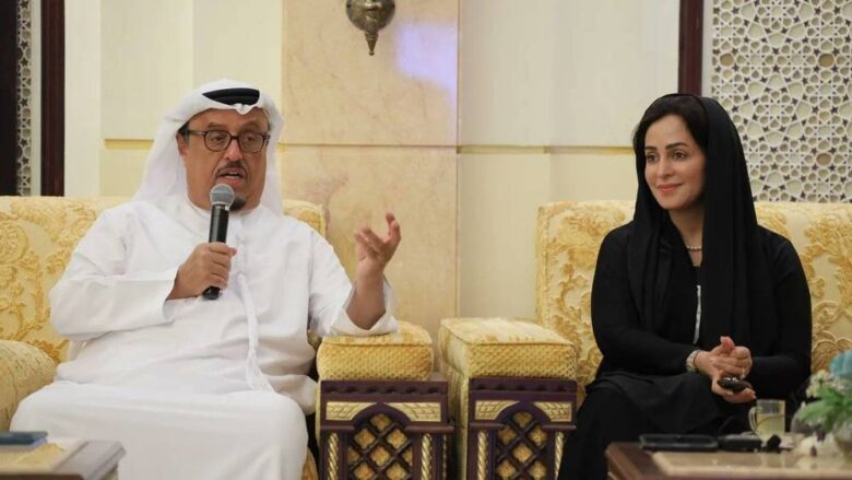 استضاف المجلس الرمضاني لسعادة الفريق ضاحي خلفان تميم ، نائب رئيس الشرطة والأمن العام في دبي ، الدكتورة مريم مطر ، رئيسة جمعية الإمارات للأمراض الجينية ومركز الشيخ زايد للأبحاث الجينية ، الشريك المؤسس والعضو. عضو مجلس أمناء الباحث الإماراتي. ألقى الدكتور مطر محاضرة عن أهمية دراسة علم الوراثة في تعزيز صحة الأفراد وتأثير الجينات على مختلف جوانب حياة الإنسان ، وكيف يمكن للإنسان التحكم في جيناته من خلال اتباع ممارسات صحية مثل التغذية المتوازنة والتمارين الرياضية ، التأمل وبعض الأنشطة العقلية. كما تحدثت عن الطفرات الجينية وتأثيرها على شيخوخة الخلايا.