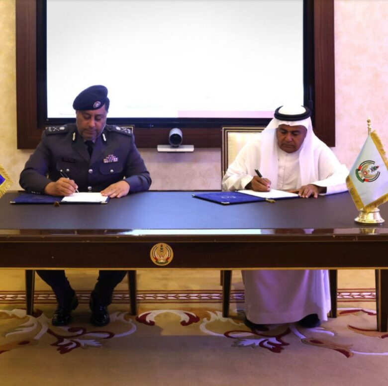 عقدت شرطة أبوظبي شراكة مع جامعة الإمارات العربية المتحدة لتبادل المعرفة في المجالات الأكاديمية والتدريبية والبحث العلمي ، ودعم التطوير ومخرجات التعلم والمهارات القيادية للطلاب الملتحقين بأكاديمية سيف بن زايد للعلوم الأمنية والشرطية.