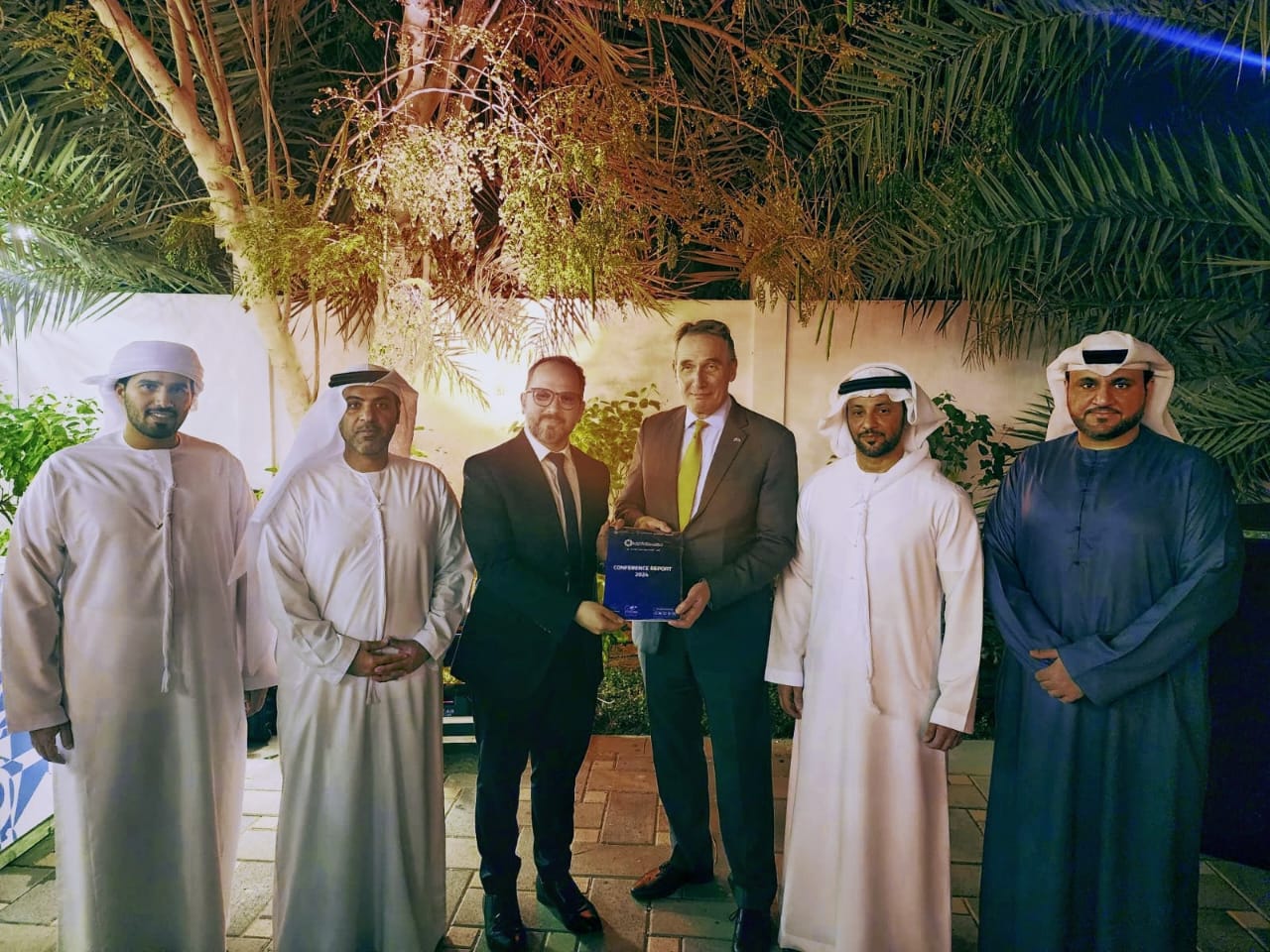 Emirates scholar congratulates the Dutch Ambassador on King's Day.