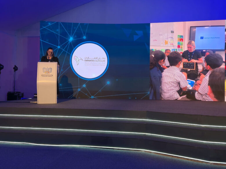 الشارقة - في إطار التزامه بدعم البحوث التعليمية وتطوير نظم التعليم، شارك مركز باحثي الإمارات للبحوث والدراسات، التابع لمؤسسة الإمارات للعلوم والبحوث، كشريك أكاديمي في الدورة الرابعة من قمة الشارقة الدولية لتطوير التعليم. ونظمت القمة أكاديمية الشارقة للتعليم بالتعاون مع هيئة الشارقة للتعليم الخاص، تحت رعاية صاحب السمو الشيخ الدكتور سلطان بن محمد القاسمي، عضو المجلس الأعلى لدولة الإمارات العربية المتحدة وحاكم الشارقة، وذلك تحت رعاية صاحب السمو الشيخ الدكتور سلطان بن محمد القاسمي عضو المجلس الأعلى للاتحاد حاكم الشارقة.