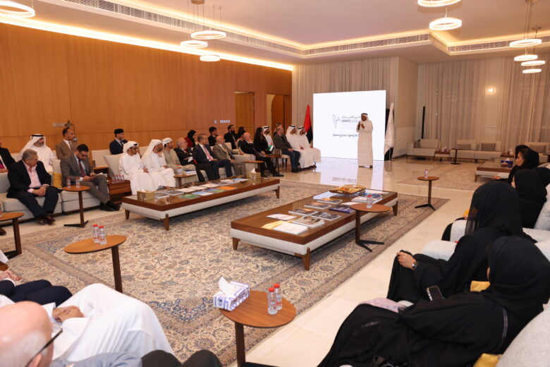 الشارقة، الإمارات العربية المتحدة – نظم مركز باحثي الإمارات للبحوث والدراسات الملتقى السنوي الخامس في مجلس معالي الدكتور عبدالله بلحيف النعيمي، رئيس المجلس الاستشاري لإمارة الشارقة ورئيس مجلس أمناء المركز، وذلك بحضور سعادة الشيخ الدكتور عمار بن ناصر المعلا، الملحق الثقافي لدولة الإمارات العربية المتحدة بجمهورية مصر العربية لشؤون التعليم وعلوم التكنولوجيا، وعضو مجلس أمناء المركز، إلى جانب عدد من أصحاب المعالي والسعادة، وممثلين عن القطاعات الأكاديمية والحكومية من داخل الدولة وخارجها.