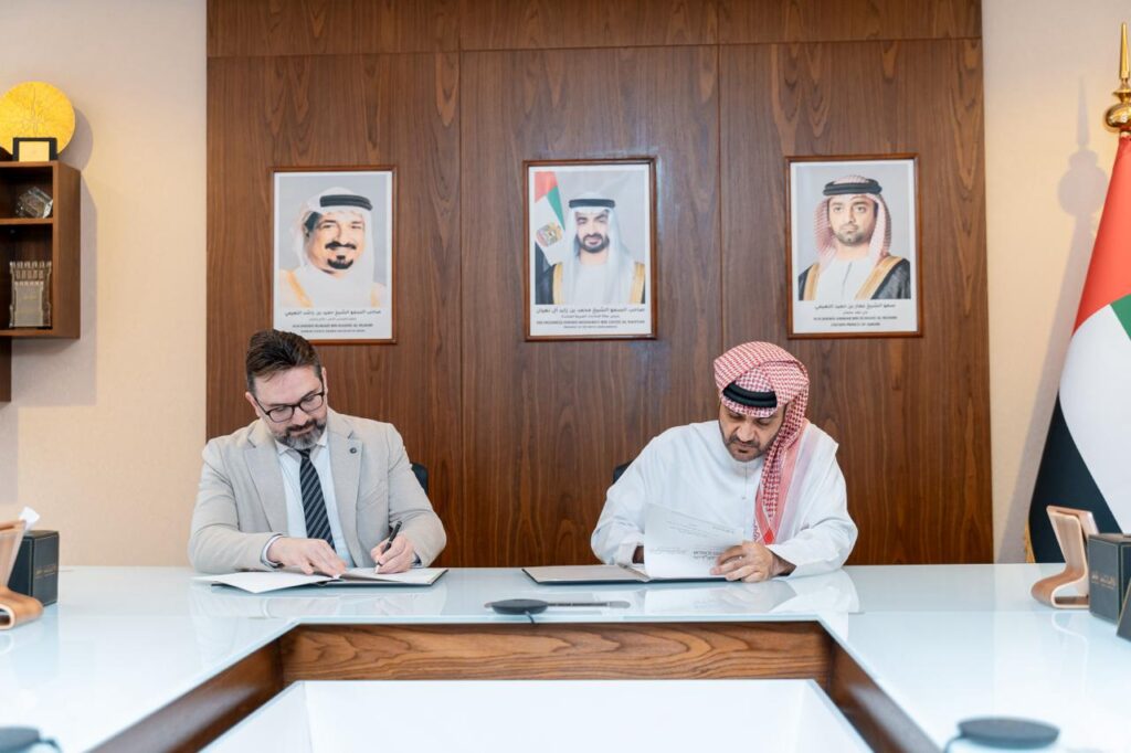 دائرة السياحة والثقافة والإعلام توقّع مذكرة تفاهم مع مركز باحثي الإمارات لتعزيز التعاون في المجالات الأكاديمية والبحثية والعلمية 2 عجمان - فبراير 2026: